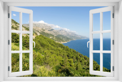 Fototapeta Naklejka Na Ścianę Okno 3D - The green and mountainous coastline of Croatia and the blue Adriatic Sea.