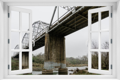 Fototapeta Naklejka Na Ścianę Okno 3D - Montopolis Bridge in Austin