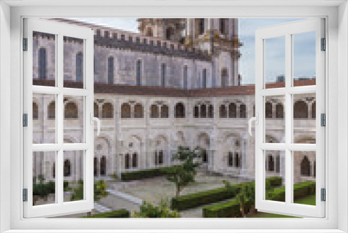Fototapeta Naklejka Na Ścianę Okno 3D - Garden inner courtyard, religious Alcobaca Castle