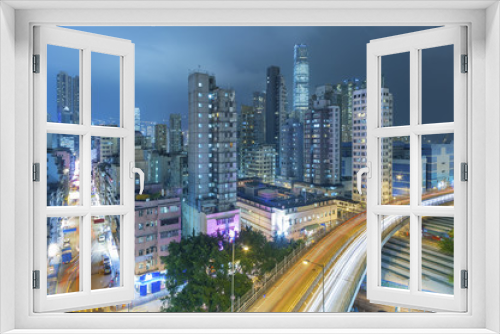 Fototapeta Naklejka Na Ścianę Okno 3D - Busy traffic in Hong Kong city at night