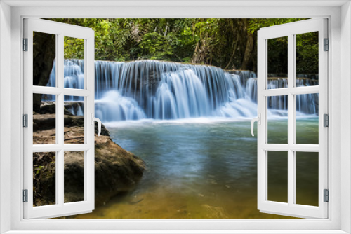 Fototapeta Naklejka Na Ścianę Okno 3D - Huay Mae Kamin Waterfall