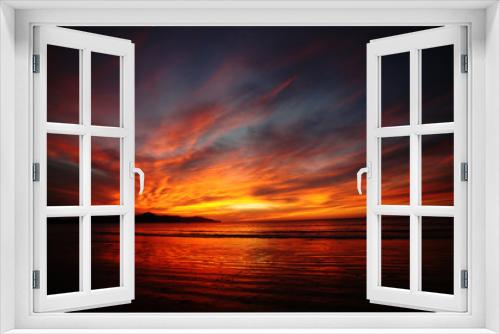 Fototapeta Naklejka Na Ścianę Okno 3D - Dramatic sunset