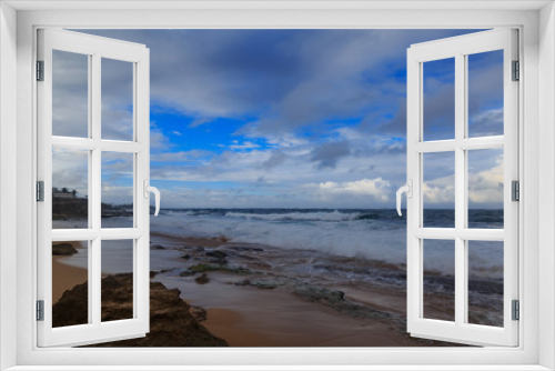 Fototapeta Naklejka Na Ścianę Okno 3D - Beach faces to the Atlantic ocean in San Juan, Puerto Rico.