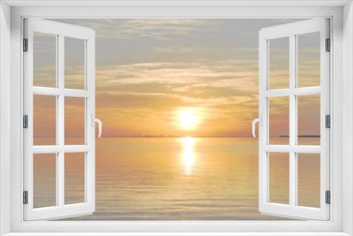 Fototapeta Naklejka Na Ścianę Okno 3D - golden sunrise
