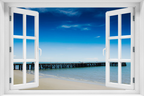 Fototapeta Naklejka Na Ścianę Okno 3D - Beautiful sea blue sky jetty with soft focus. Feeling happy