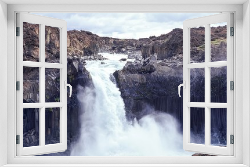 Fototapeta Naklejka Na Ścianę Okno 3D - Wasserfall Aldeyjarfoss, Fluss Skjálfandafljót, Basaltsäulen, an der Hochlandroute Sprengisandur, Norðurland eystra, Island, Europa 