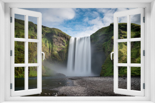Fototapeta Naklejka Na Ścianę Okno 3D - Skogafoss, an Icelandic waterfall with a long exposure 