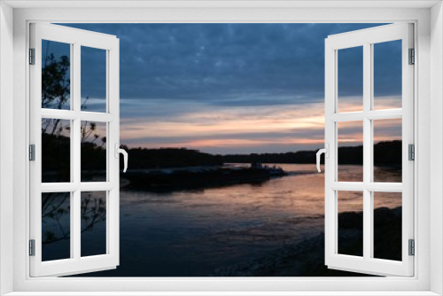 Fototapeta Naklejka Na Ścianę Okno 3D - Sunset at Danube river