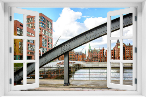 Fototapeta Naklejka Na Ścianę Okno 3D - urban views to hamburg city, germany