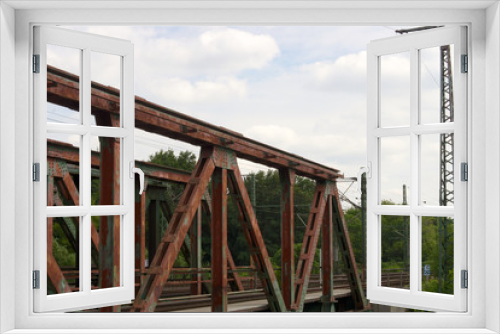 Fototapeta Naklejka Na Ścianę Okno 3D - Eisenbahnbrücke in Oberhausen über den Kanal