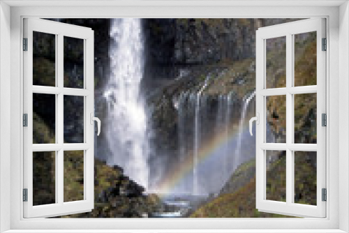Fototapeta Naklejka Na Ścianę Okno 3D - 華厳の滝と虹