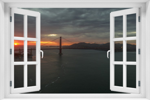 Fototapeta Naklejka Na Ścianę Okno 3D - Golden Gate Bridge Sunset - San Francisco,CA - The Presidio 