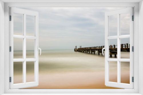 Fototapeta Naklejka Na Ścianę Okno 3D - Jetty by the seaside