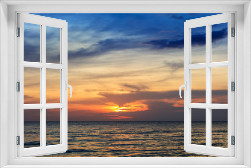 Fototapeta Naklejka Na Ścianę Okno 3D - beautiful sunset over the ocean