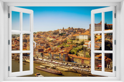 Fototapeta Naklejka Na Ścianę Okno 3D - Scenic view of Porto old town and Douro river