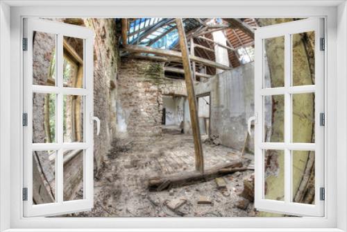 Fototapeta Naklejka Na Ścianę Okno 3D - Ruins of the building in dilapidated condition