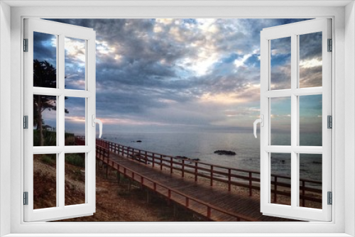 Fototapeta Naklejka Na Ścianę Okno 3D - beautiful sunset near the ocean