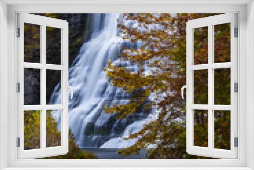 Fototapeta Naklejka Na Ścianę Okno 3D - Ithaca Falls - Ithaca, New York