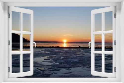 Fototapeta Naklejka Na Ścianę Okno 3D - Sunset at Lake Balaton frozen