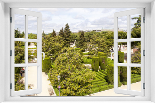Fototapeta Naklejka Na Ścianę Okno 3D - Il giardino del palazzo reale di Madrid