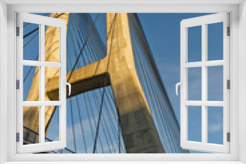 Fototapeta Naklejka Na Ścianę Okno 3D - Tirantes de Acero en la Torre de un Puente Atirantado
