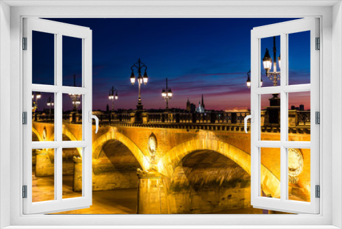 Fototapeta Naklejka Na Ścianę Okno 3D - Old stony bridge in Bordeaux