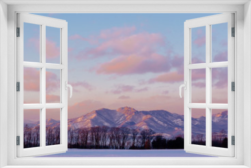 Fototapeta Naklejka Na Ścianę Okno 3D - 冬の日高山脈