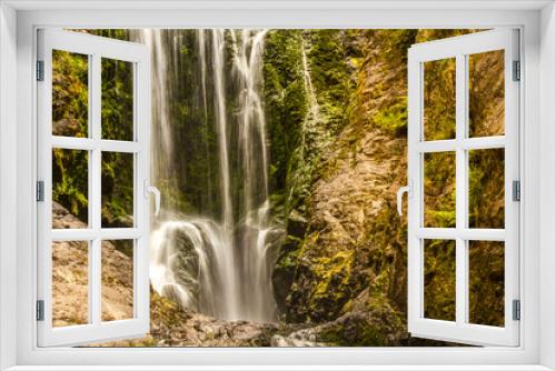 Fototapeta Naklejka Na Ścianę Okno 3D - beautiful water fall in forest, new zealand, waipu, piroa falls