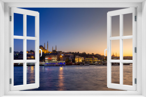 Fototapeta Naklejka Na Ścianę Okno 3D - Turkey, Istambul - april 2016, view from the Galata Bridge on the Sulaymaniyah mosque