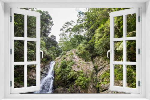 Fototapeta Naklejka Na Ścianę Okno 3D - Rainforest Waterfall and Stream