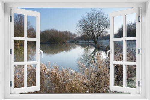 Fototapeta Naklejka Na Ścianę Okno 3D - Frosty Morning By The Lake