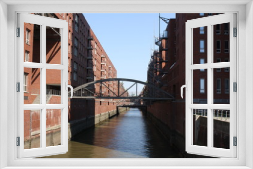 Fototapeta Naklejka Na Ścianę Okno 3D - Canal at Hamburg Speicherstadt