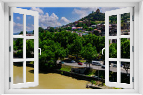 Fototapeta Naklejka Na Ścianę Okno 3D - Beautiful city landscape with Kura(Mtkvari) river, Tbilisi, Georgia