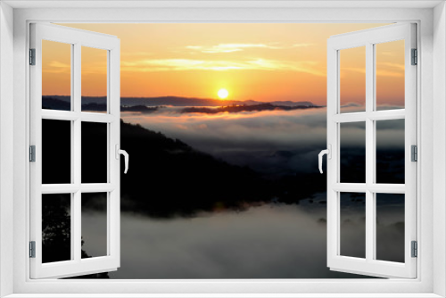 Fototapeta Naklejka Na Ścianę Okno 3D - Mist in sunrise