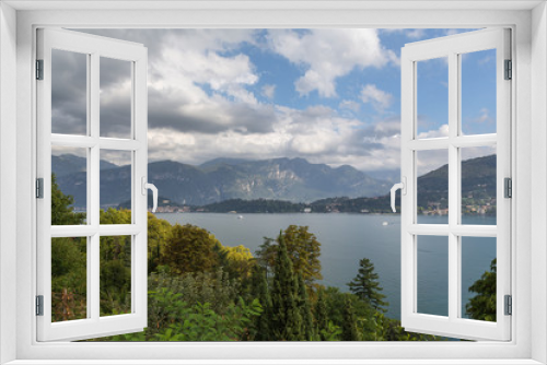 Fototapeta Naklejka Na Ścianę Okno 3D - View fom the hillside opposite Bellagio on Lake Como