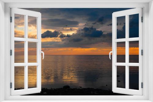 Fototapeta Naklejka Na Ścianę Okno 3D - Amazing sunset over the beach