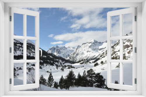 Fototapeta Naklejka Na Ścianę Okno 3D - Nieve y sol en los Pirineos