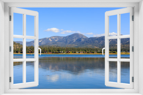 Fototapeta Naklejka Na Ścianę Okno 3D - Morning view of the beautiful Big bear lake