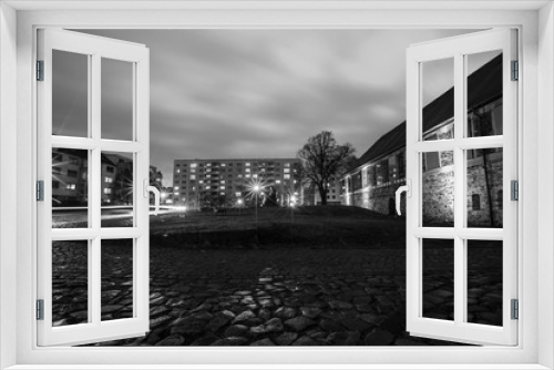 Fototapeta Naklejka Na Ścianę Okno 3D - Platz vor dem Kloster in Magdeburg (schwarzweiss)