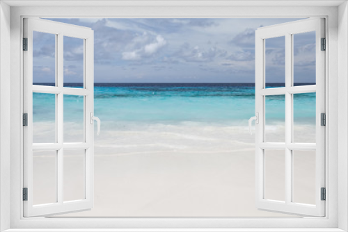 Fototapeta Naklejka Na Ścianę Okno 3D - White beach sand and beautiful blue sea and sky