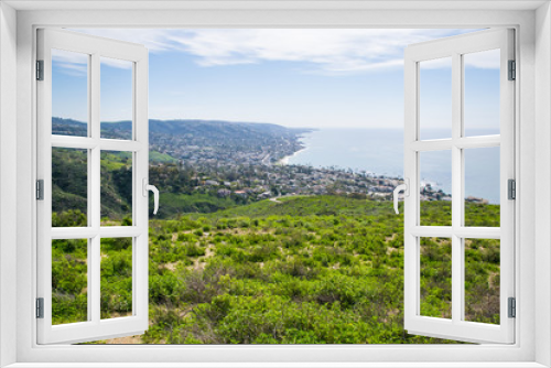 Fototapeta Naklejka Na Ścianę Okno 3D - View of Laguna Beach, Southern California 
