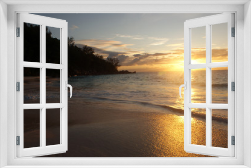 Fototapeta Naklejka Na Ścianę Okno 3D - Praslin sunset