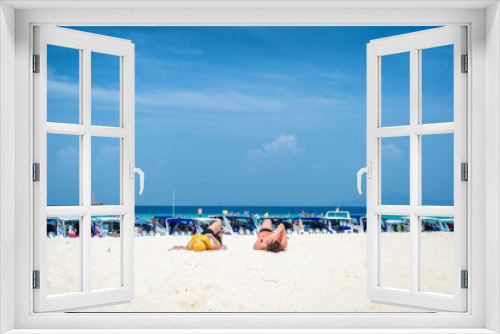 Fototapeta Naklejka Na Ścianę Okno 3D - summer holidays and vacation - girls sunbathing on the beach