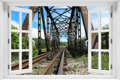 Fototapeta Naklejka Na Ścianę Okno 3D - Railway bridge via nature scene