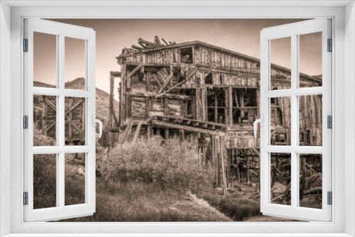 Fototapeta Naklejka Na Ścianę Okno 3D - ruins of gold mine in Rocky Mountains