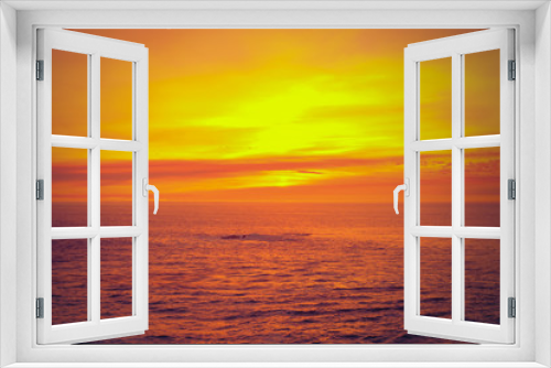 Fototapeta Naklejka Na Ścianę Okno 3D - Ocean Sunset on the California Coastline