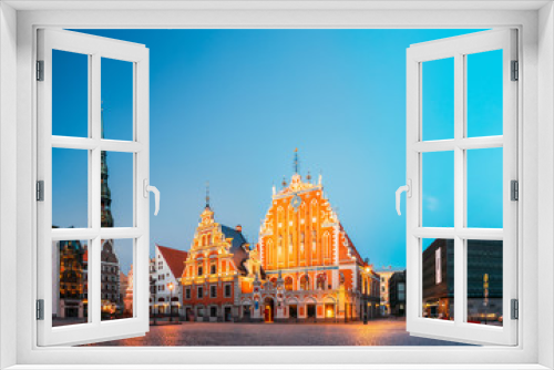 Fototapeta Naklejka Na Ścianę Okno 3D - Riga Latvia. Scenic Panoramic View Of Town Hall Square With Famo