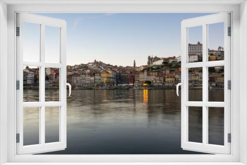 Fototapeta Naklejka Na Ścianę Okno 3D - Panoramic view of Porto on sunset