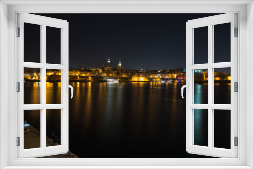 Fototapeta Naklejka Na Ścianę Okno 3D - Night Valletta two