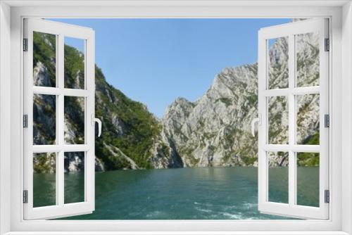 Fototapeta Naklejka Na Ścianę Okno 3D - Traversata del lago di Koman in Albania.